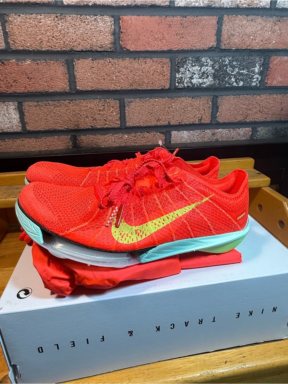 Nike Air Zoom Victory 2 Bright Crimson Hyper Orange Men Size 4.5 / Women Size 6